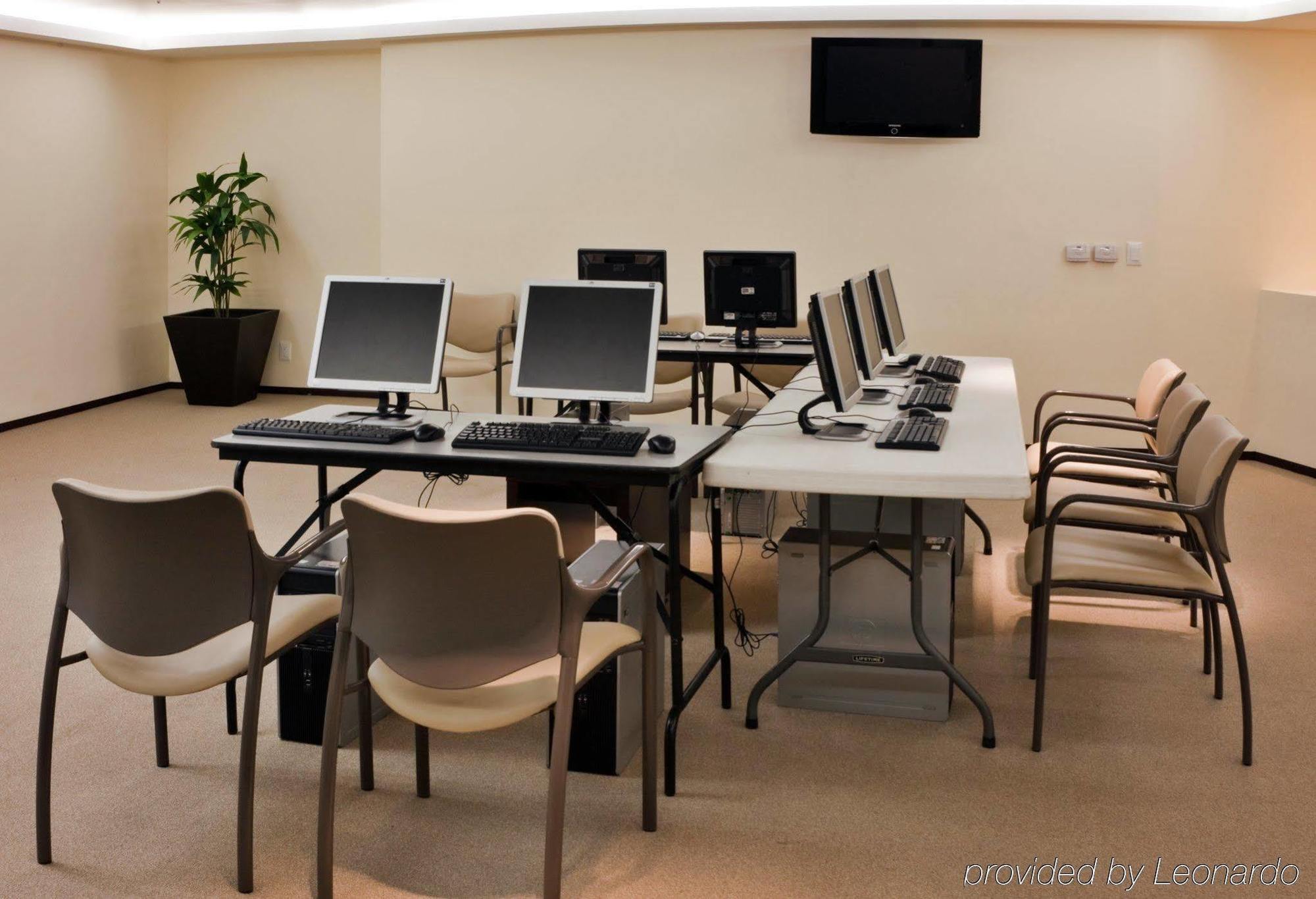 Holiday Inn Hotel & Suites Mexico Medica Sur By Ihg Exterior photo